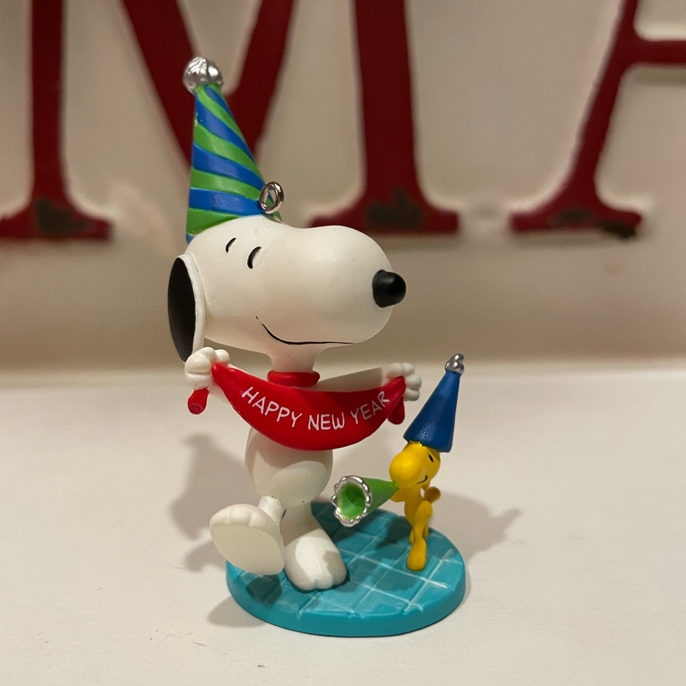 Hallmark Keepsake 12 Months of Fun. Snoopy and Woodstock New Year’s Celebration